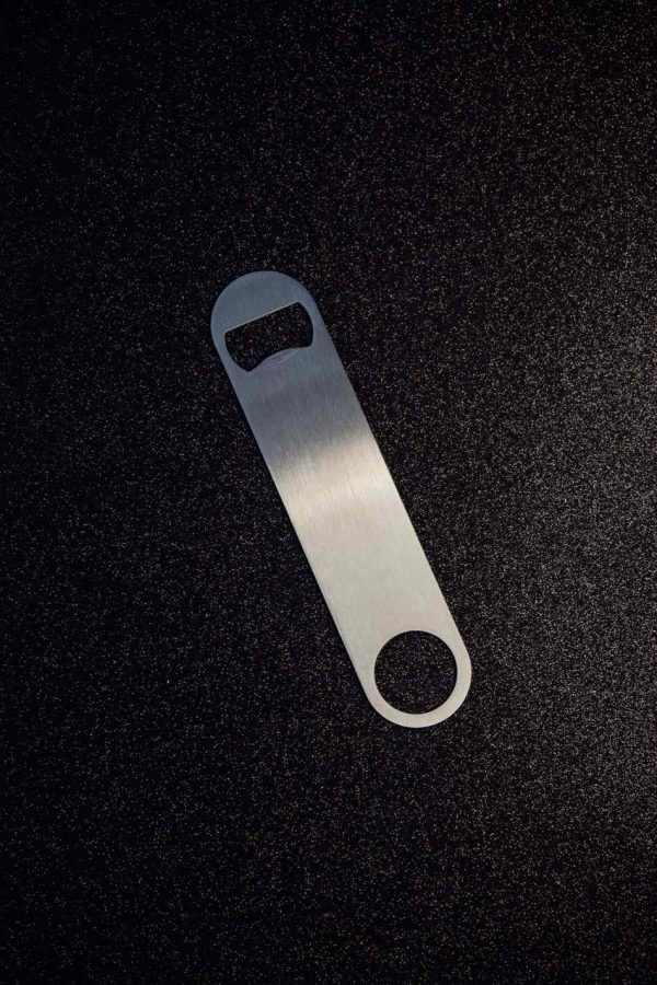 Abridor de garrafas marrom liso: utensílio premium para abrir garrafas com estilo. Ideal para momentos descontraídos. Compre já!