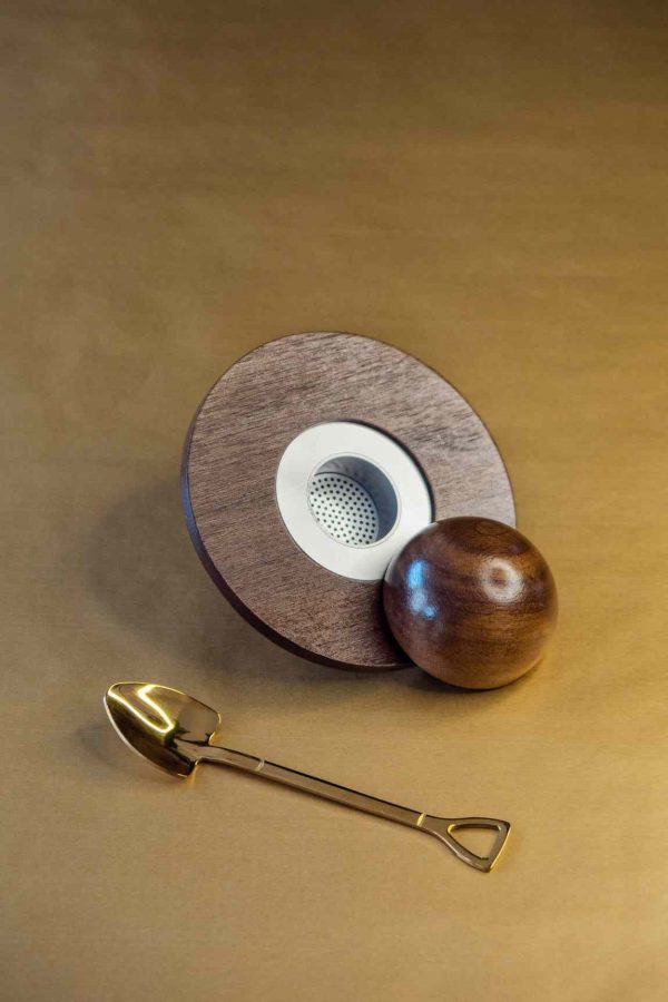 Kit Cocktail Smoker (sem lenha) - Adicione um toque de fumo aos seus cocktails com este kit exclusivo. Ideal para experiências de sabores únicas. Compre agora!