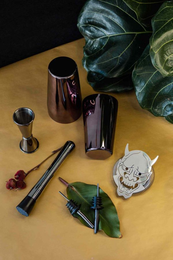 Conjunto sofisticado de barra preto brilhante para um toque elegante à sua casa. Compre já e eleve a sua decoração!