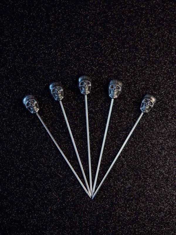 Palitos de caveira preta: acessório de moda exclusivo para complementar o seu estilo com um toque de mistério e elegância. Compre já!