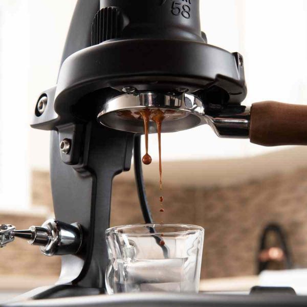 La Pavoni Europiccola Lusso ELH espresso machine - Stylish, Italian-made espresso maker for rich, aromatic coffee at home.